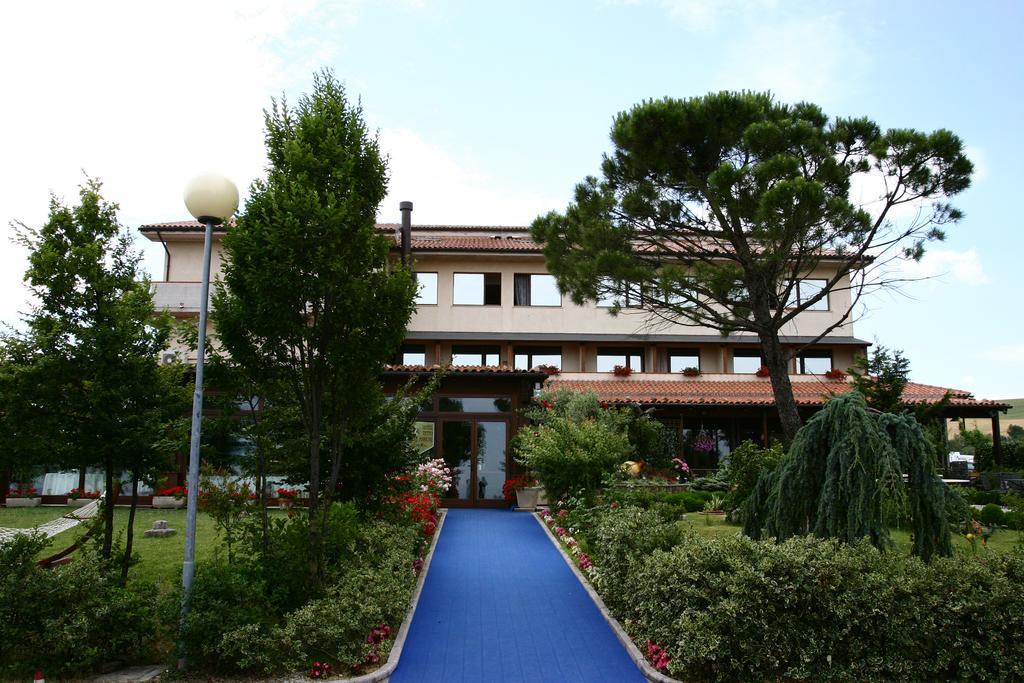 Hotel Tetto Delle Marche - Ristorante Dei Conti Cingoli Exteriör bild